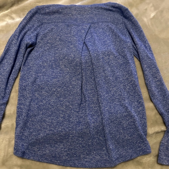 Two super soft and comfortable girls tops (Dec58) - Picture 3 of 7